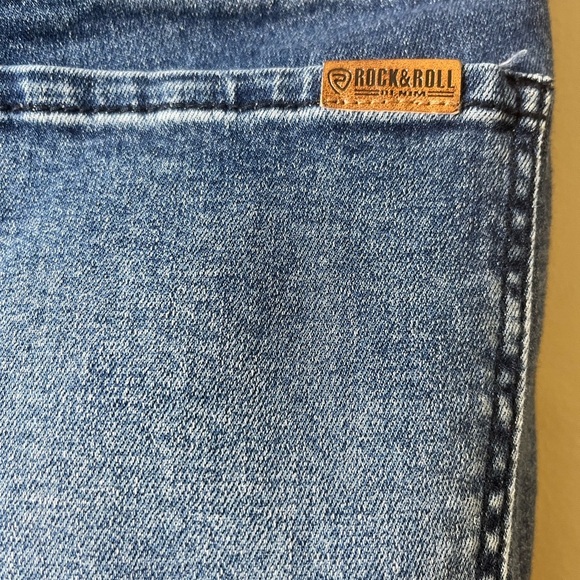 Women's Rock&Roll Denim Bargain Bell Pull On Flare Jeans Size 26 X 32 Western - Picture 9 of 9